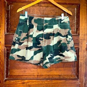 High rise fashion camp mountaineering shorts